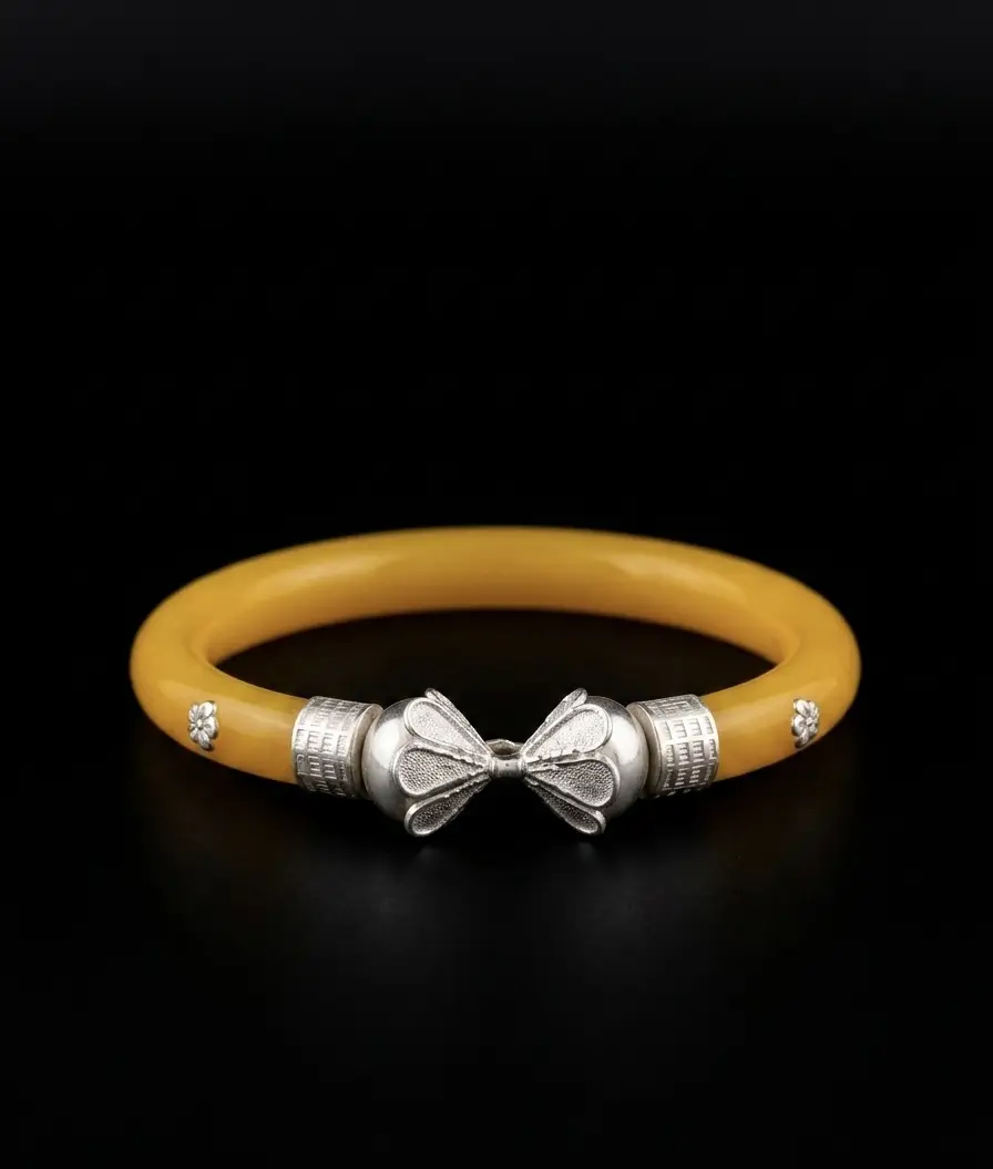The Bow Motif Silver Pola