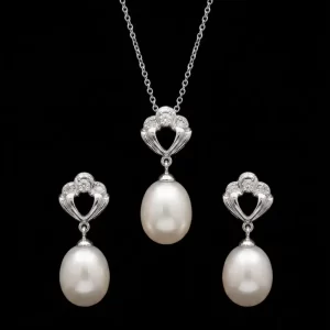 Classic Teardrop Silver Pendant
