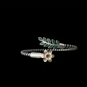 Ethereal Leaf & Blossom Noa