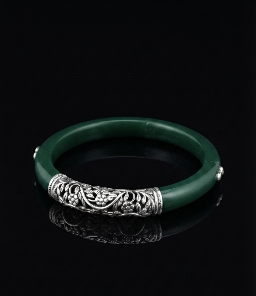 Green Floral Filigree Pola