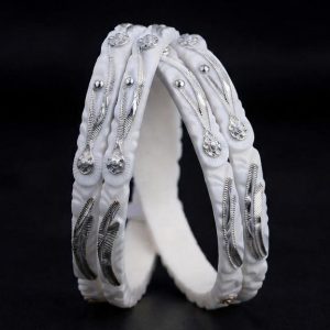 Elegant Leaf-Motif Silver Sakha Bangles