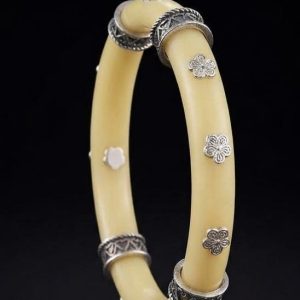 Ivory-Tone Floral and Banded Silver Pola Bangle