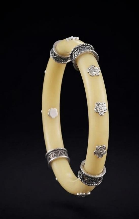 Ivory-Tone Floral and Banded Silver Pola Bangle