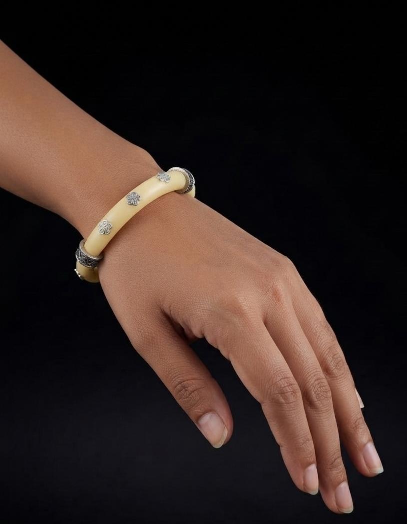 Ivory-Tone Floral and Banded Silver Pola Bangle - Image 2